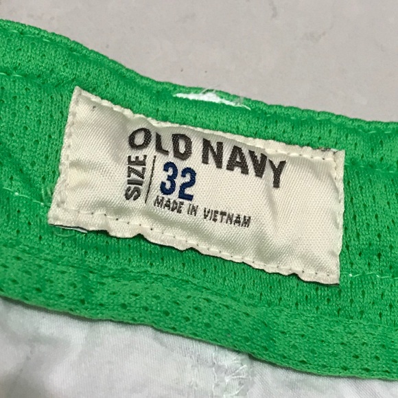 Men’s Old Navy Swim Trunks Surf Shorts Sz 32 Plaid White Green Beach Pool Button - Picture 2 of 4